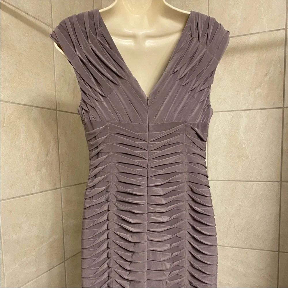 WORN ONCE / LIKE NEW Adrianna Papell cocktail dress, size 8 - Picture 3 of 6